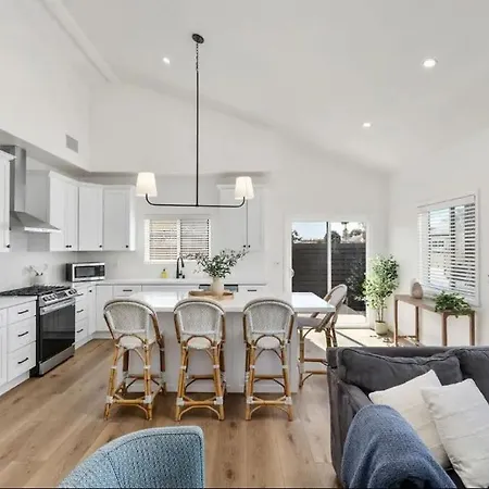 Coastal Modern 3 Bed 2 Bath, Pet Friendly Villa